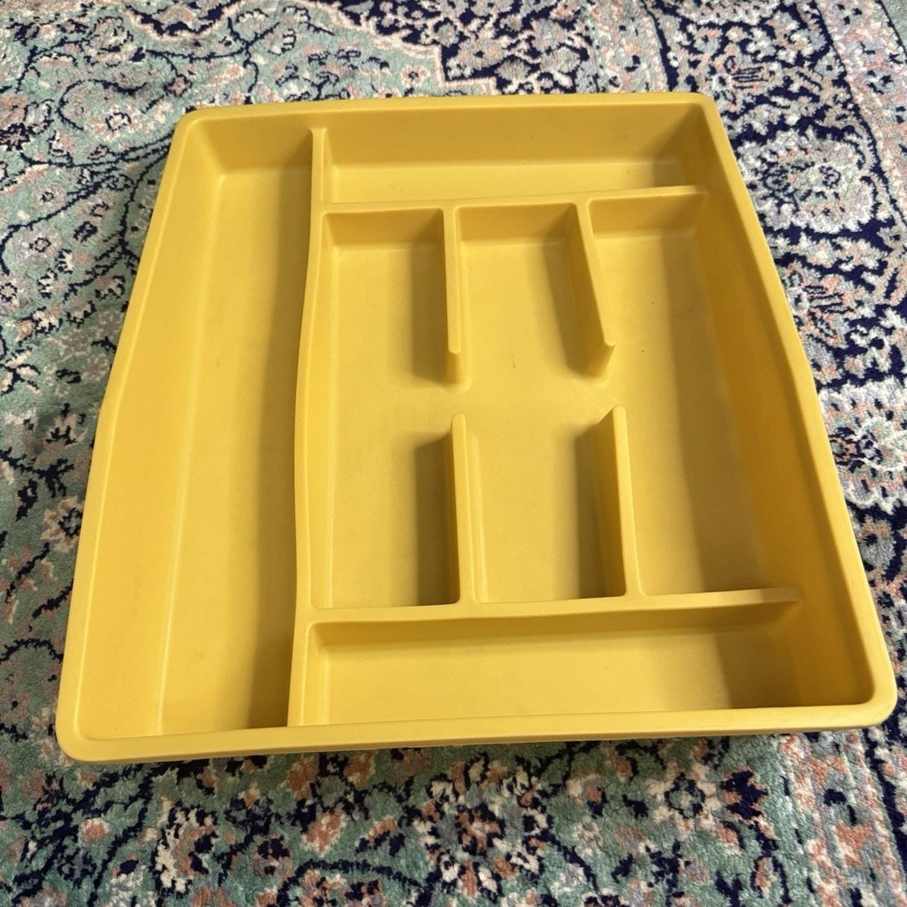 Vintage Rubbermaid Party Plan Harvest Yellow Silverware Drawer Organizer 2924